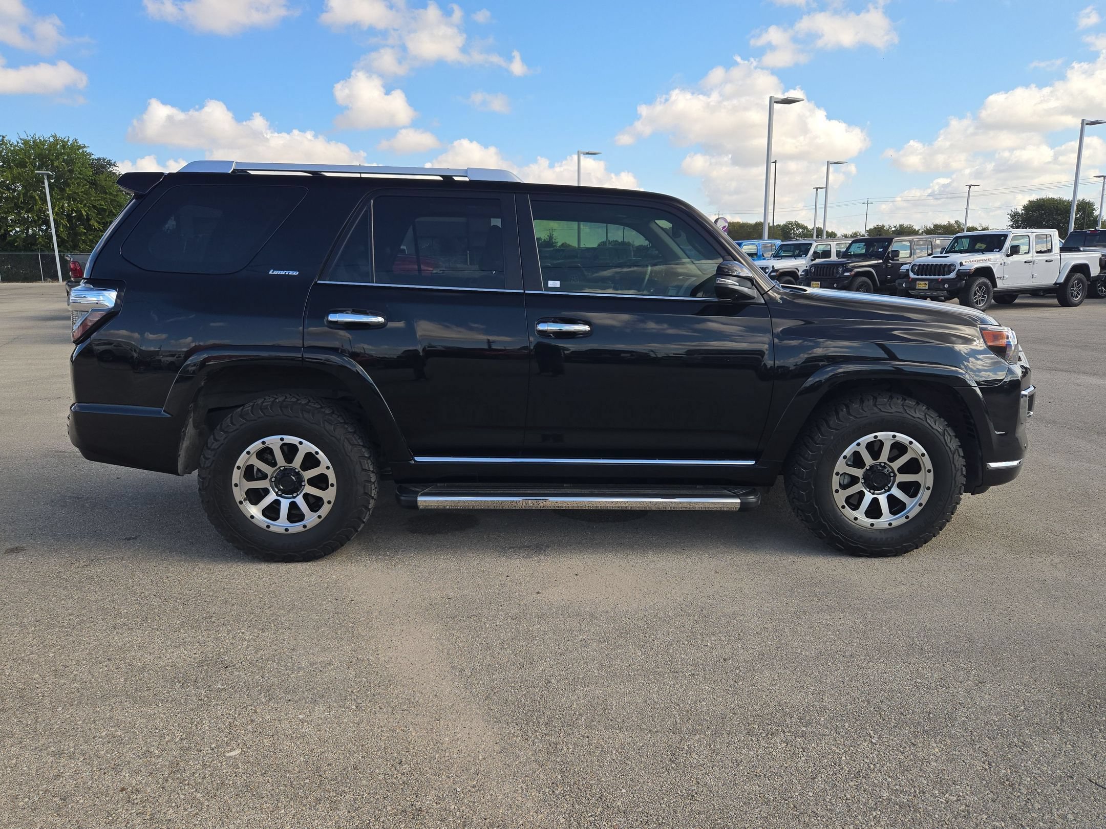 Used 2024 Toyota 4Runner Limited AWD/4WD image 2