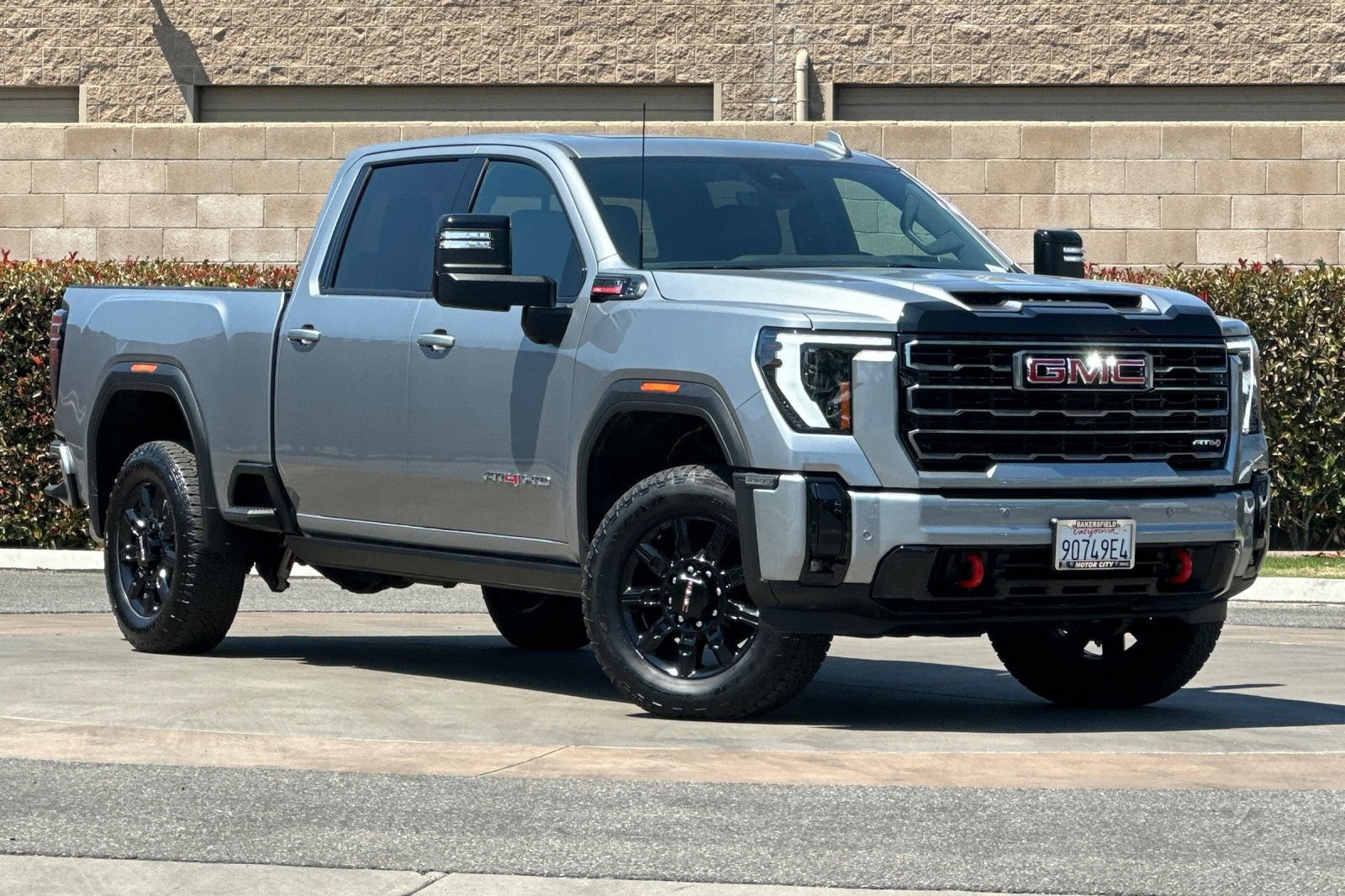 Certified 2025 GMC Sierra 2500 AT4 w/ AT4 Premium Plus Package AWD/4WD image 2