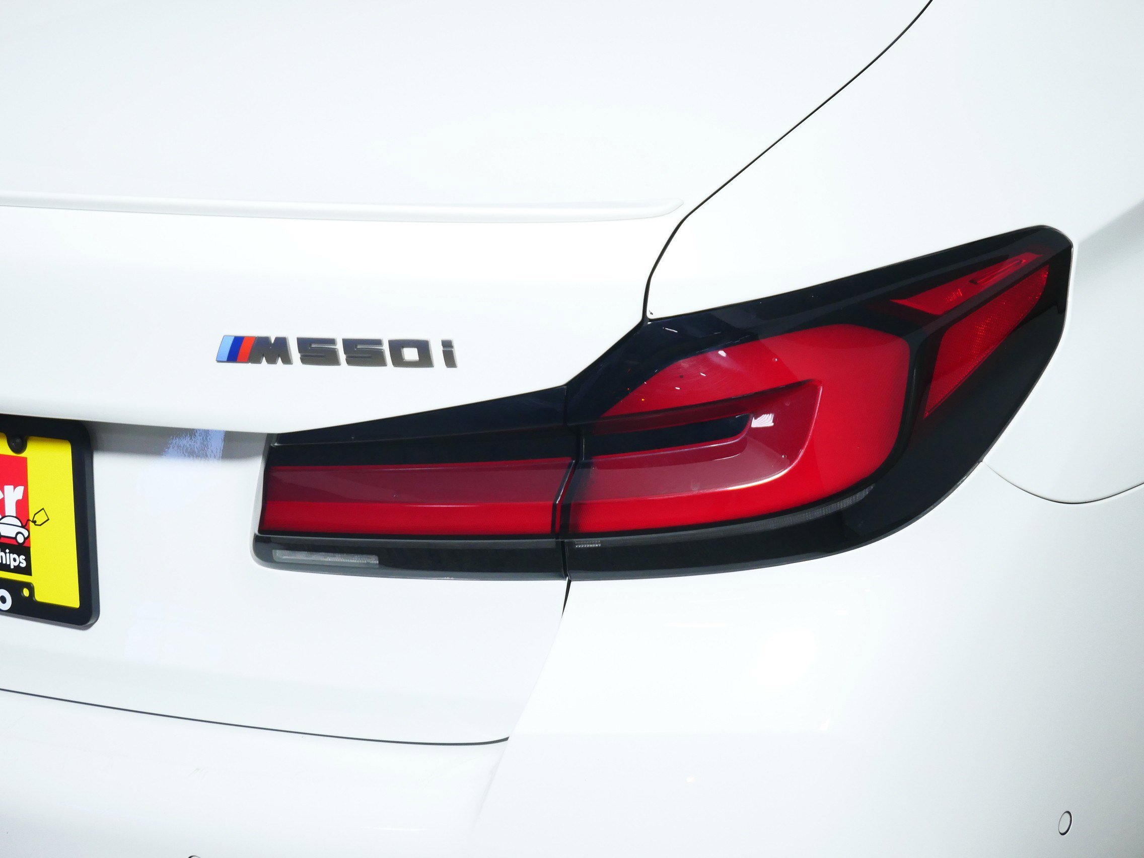 Used 2022 BMW M550i xDrive image 17