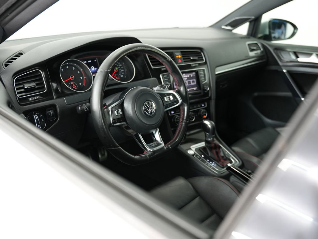 Used 2015 Volkswagen GTI SE FWD image 6