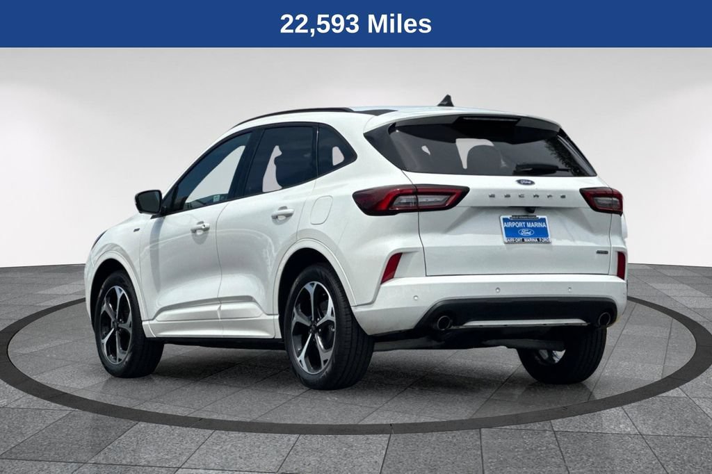 Certified 2023 Ford Escape ST-Line Elite AWD/4WD image 8