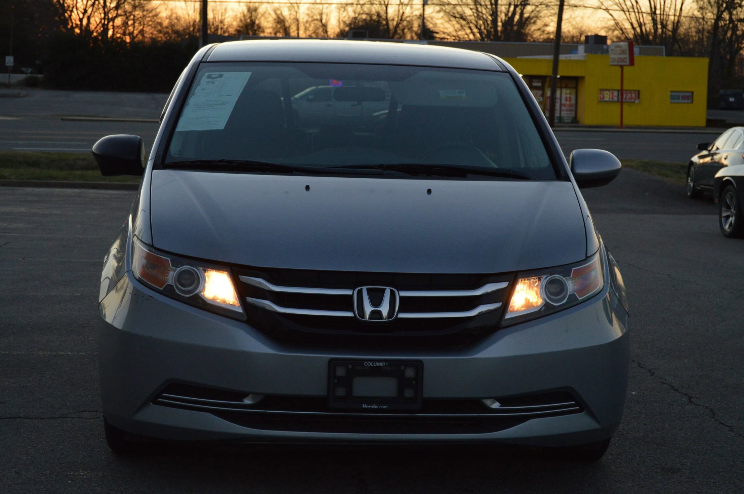 Used 2017 Honda Odyssey SE image 3