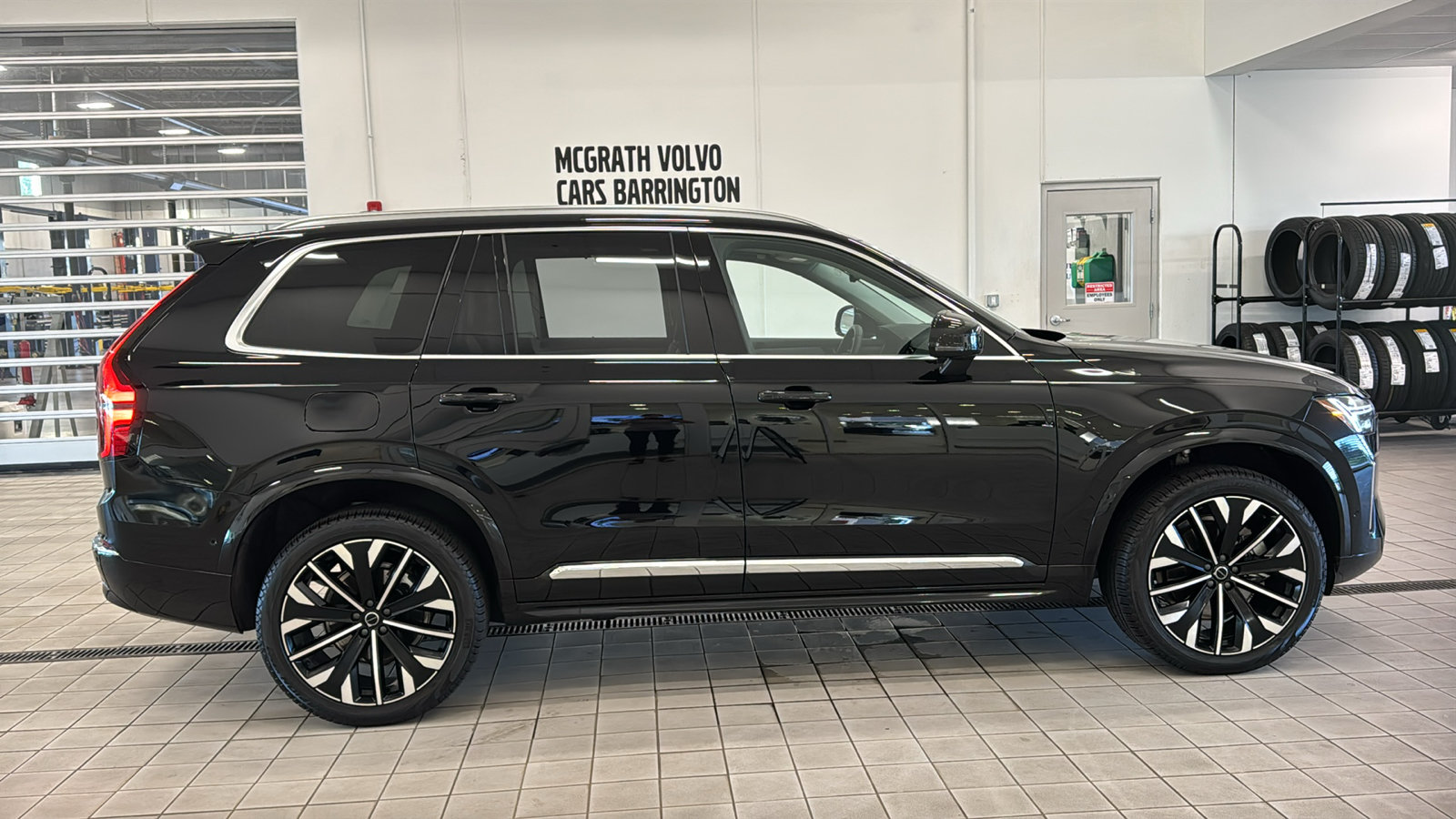 Used 2025 Volvo XC90 B6 Ultra w/ Protection Package Premier AWD/4WD image 4