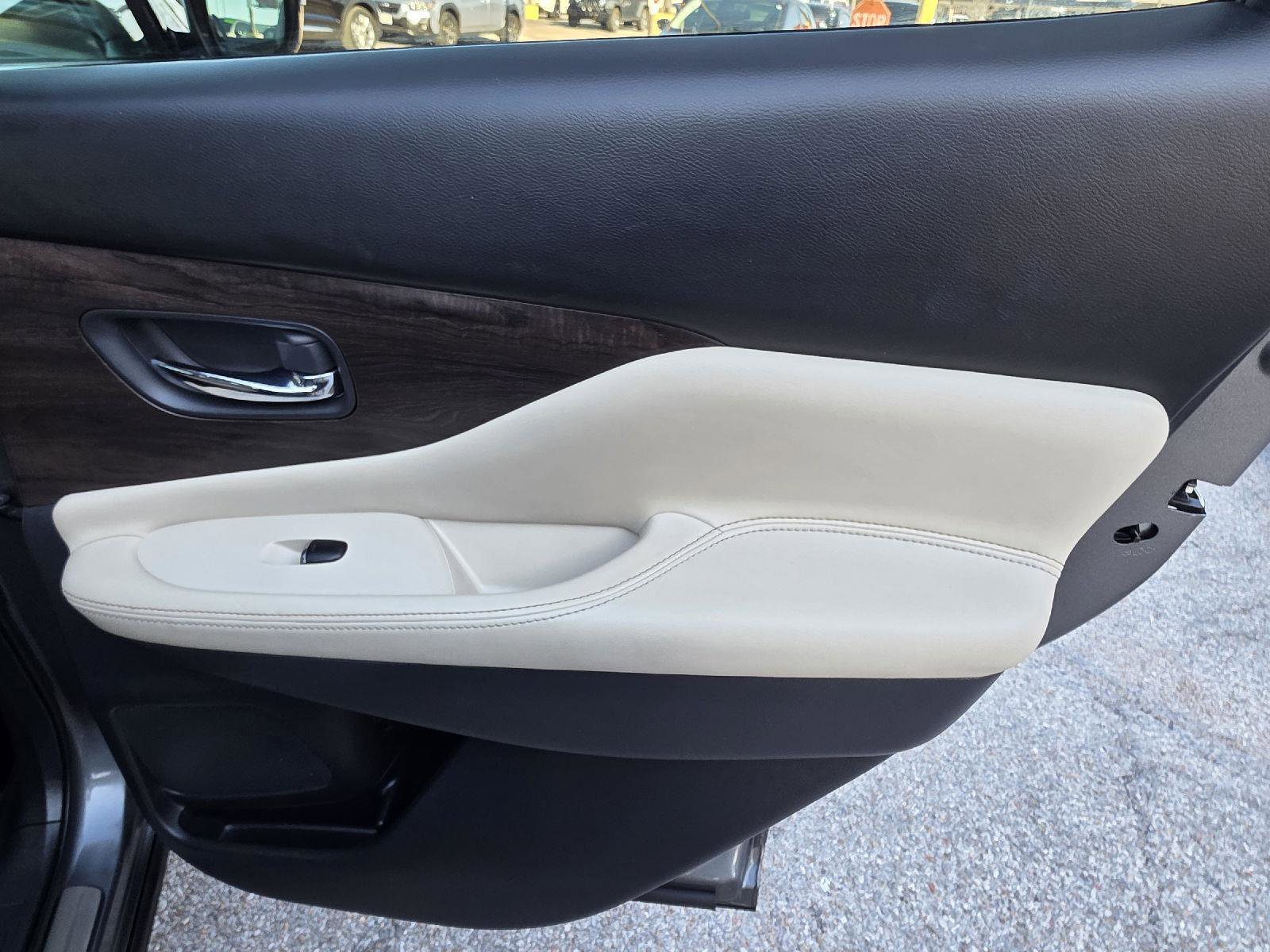 Used 2022 Nissan Murano Platinum w/ Cargo Package AWD/4WD image 36