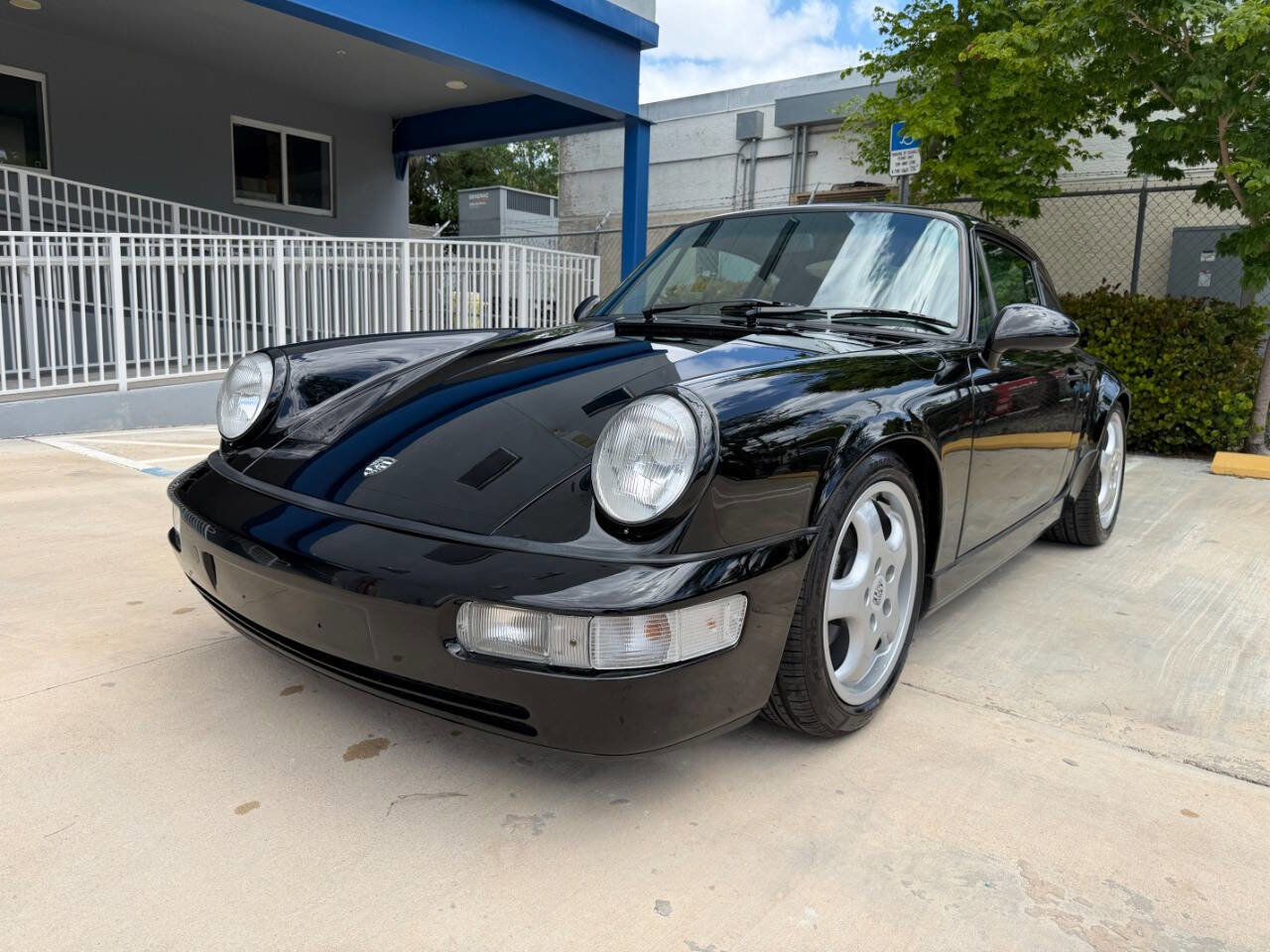 Used 1993 Porsche 911 Carrera image 2