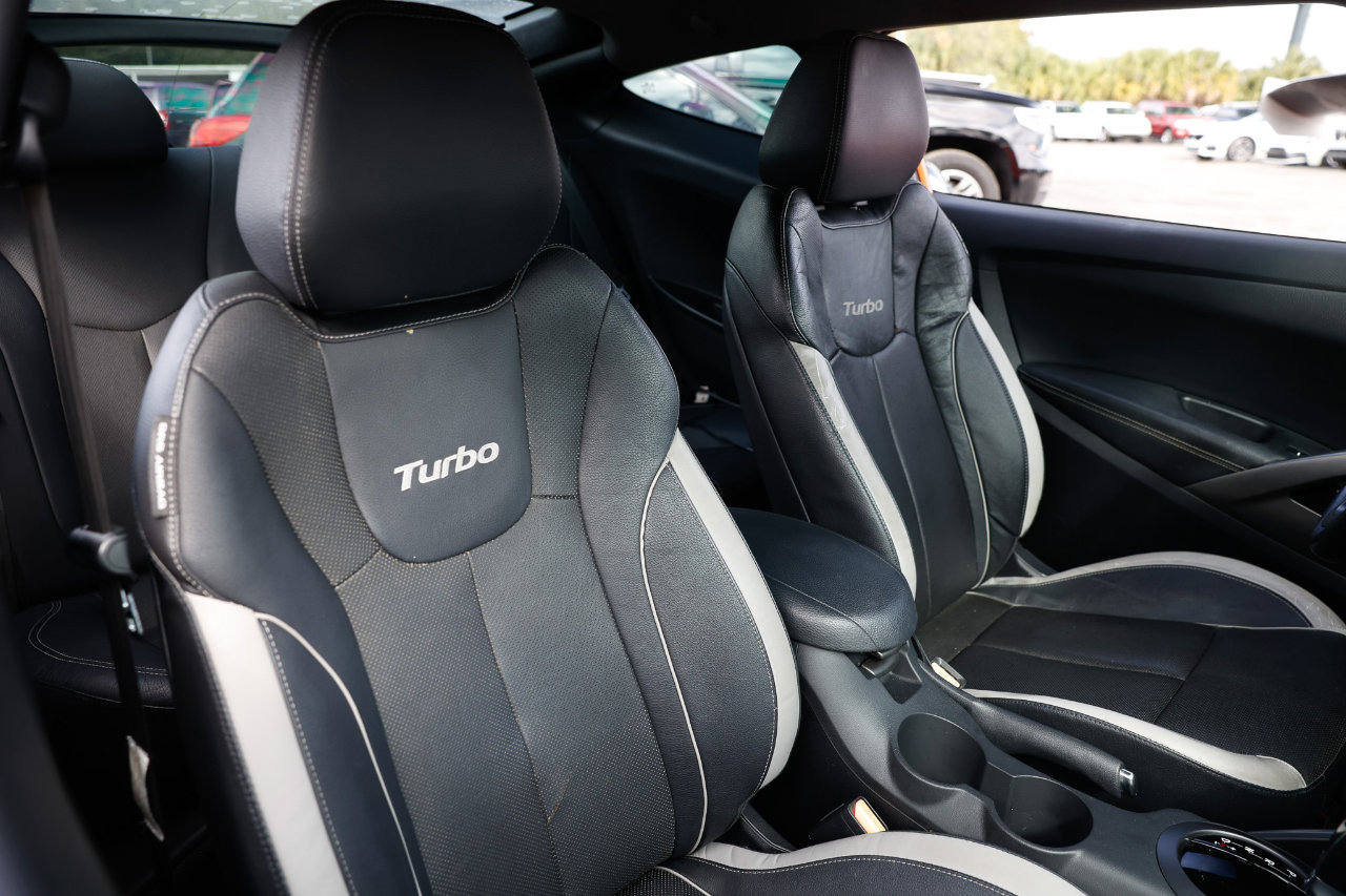 Used 2015 Hyundai Veloster Turbo image 18