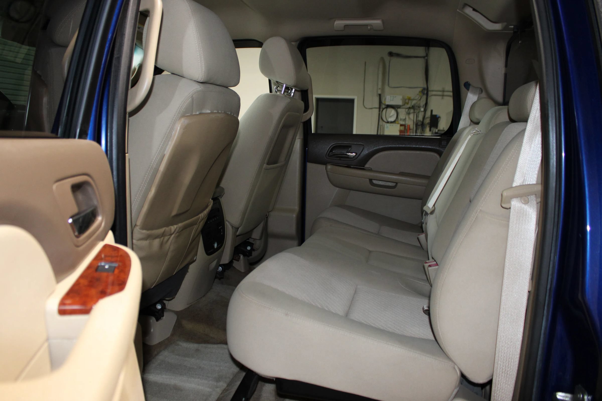 Used 2013 Chevrolet Avalanche LS RWD image 25