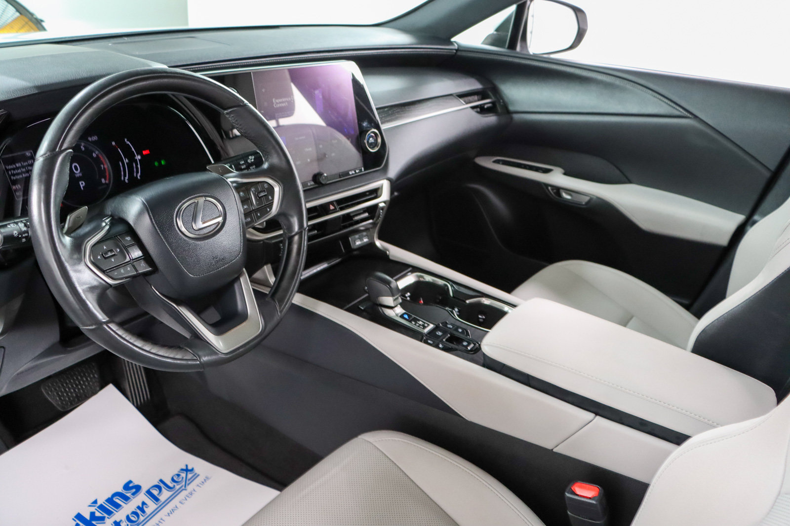 Used 2023 Lexus RX 350 Premium w/ Cold Area Package AWD/4WD image 24
