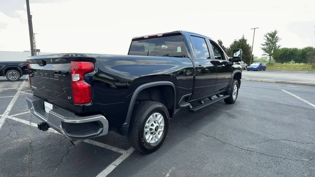 Used 2025 Chevrolet Silverado 2500 LT w/ Convenience Package AWD/4WD image 8