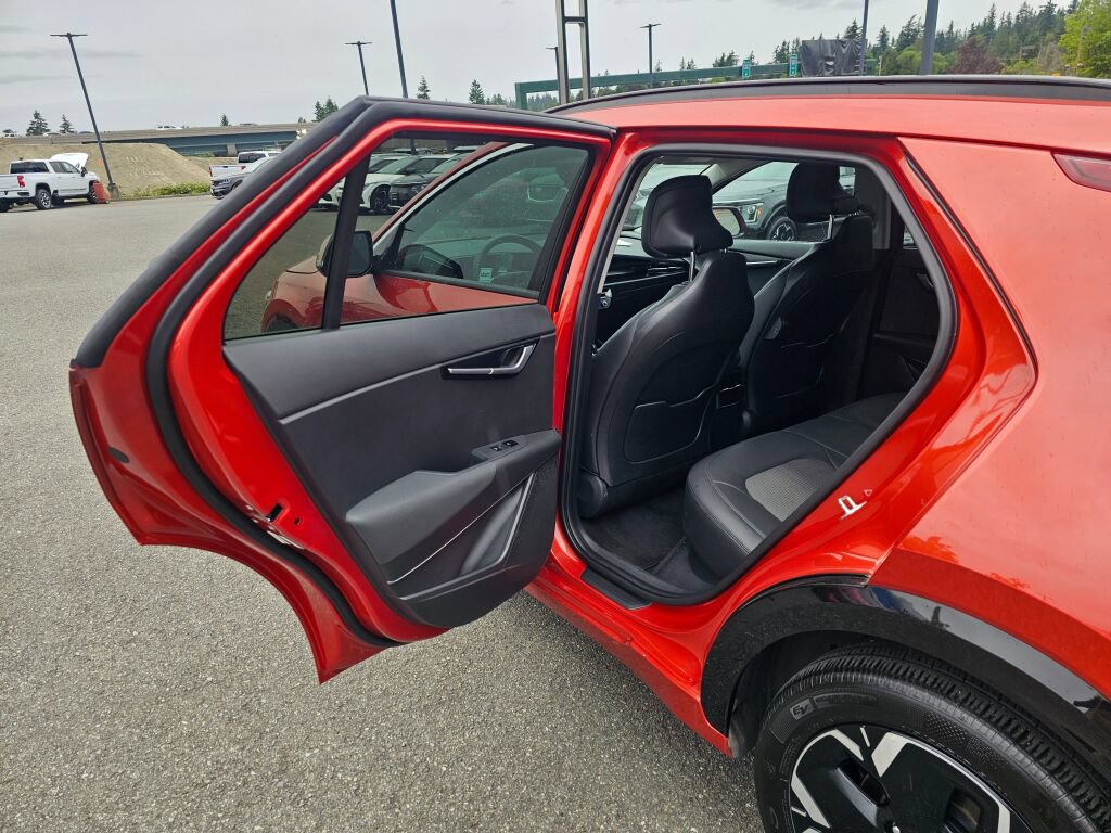 Certified 2023 Kia Niro Wind w/ Wind Preserve Package FWD image 21