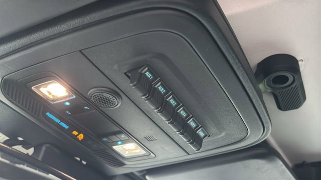 Used 2025 Ford Bronco Badlands image 26