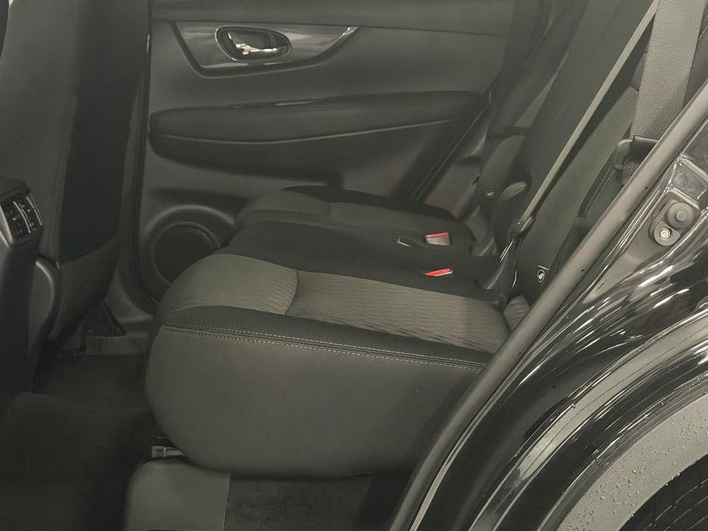 Used 2018 Nissan Rogue SV image 24