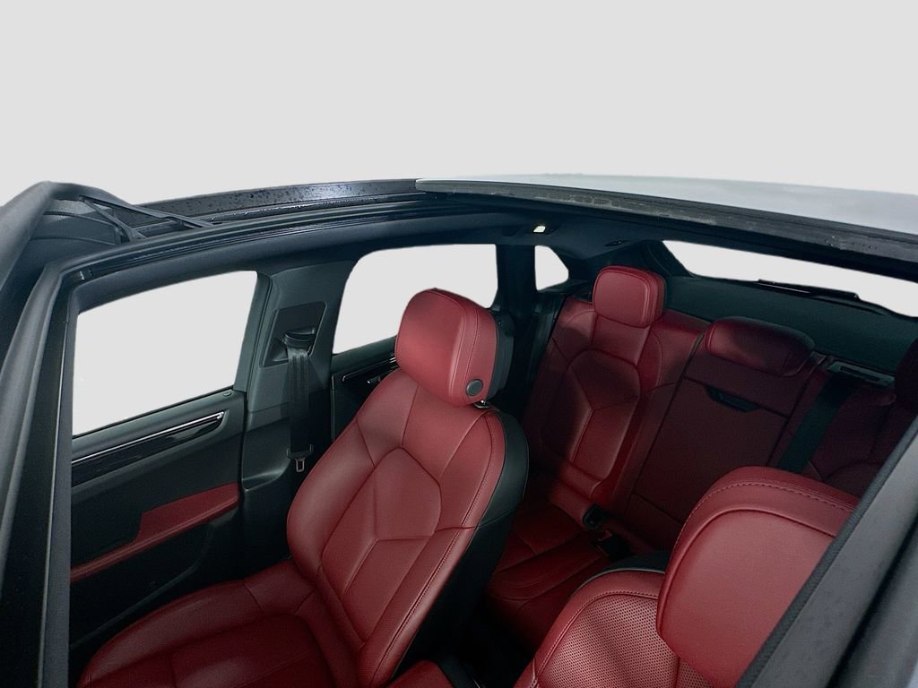 Certified 2026 Porsche Macan image 14