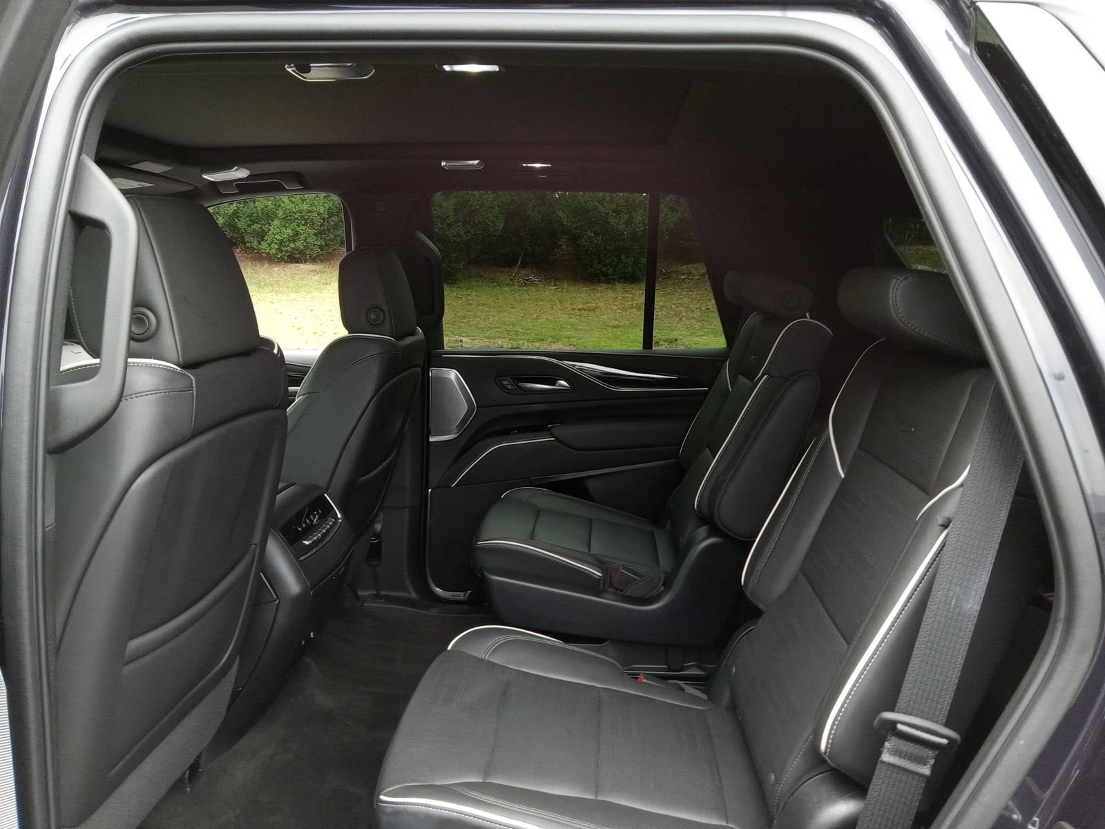 Used 2022 Cadillac Escalade Sport w/ Touring Package AWD/4WD image 25