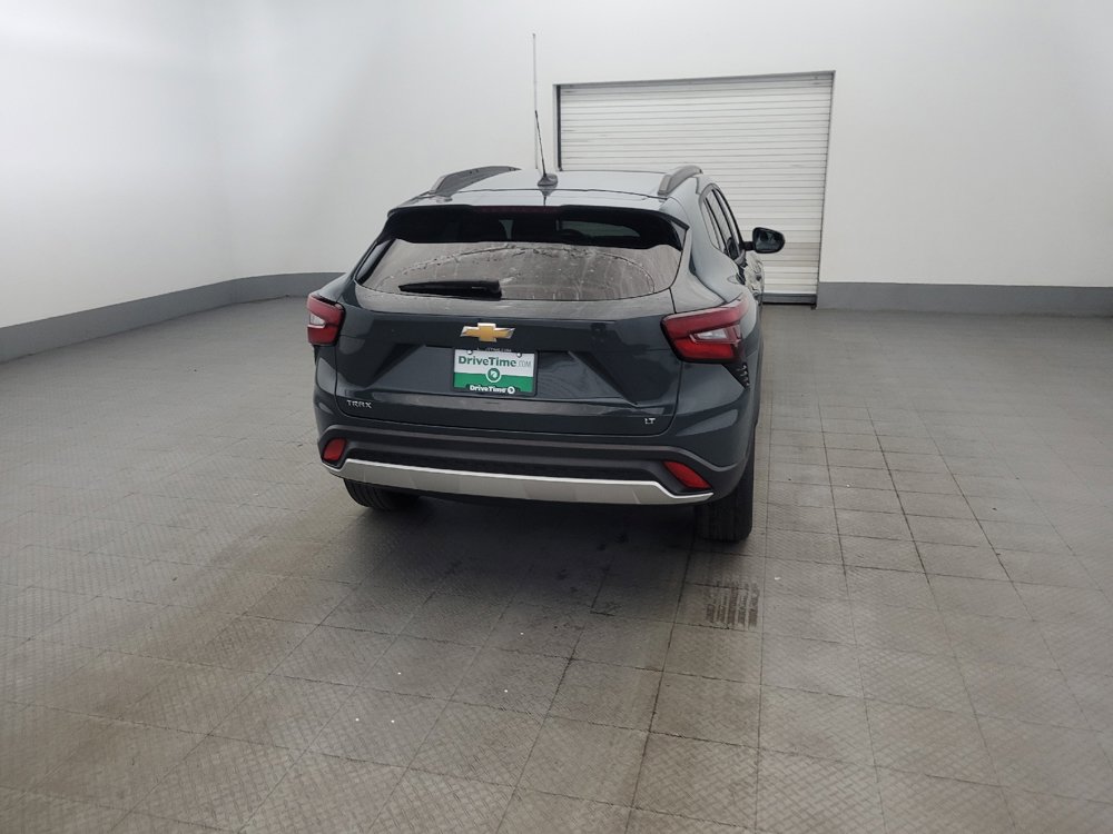 Used 2025 Chevrolet Trax LT FWD image 7
