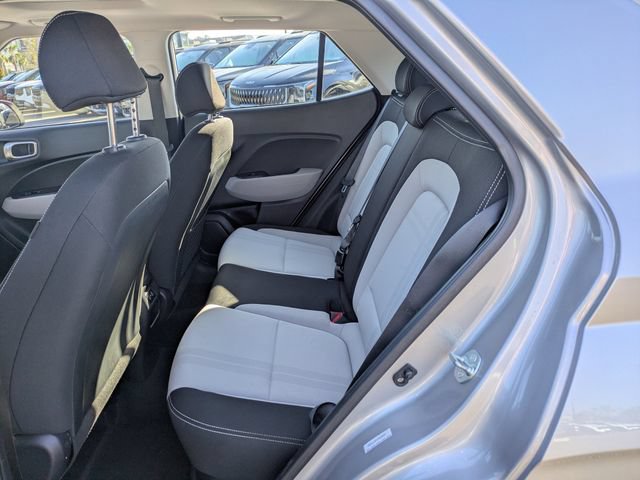 Used 2025 Hyundai Venue SEL FWD image 13