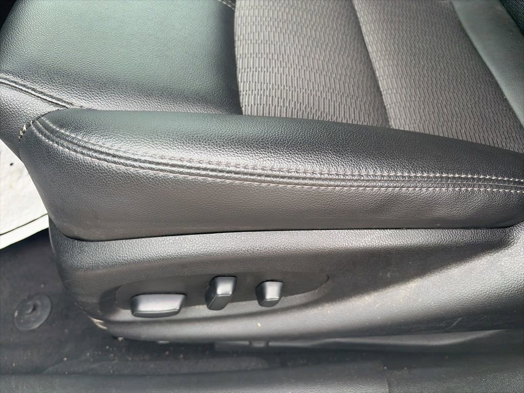 Used 2019 Chevrolet Impala LT FWD image 18
