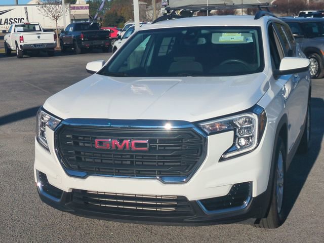Used 2022 GMC Terrain SLE w/ Driver Convenience Package image 7