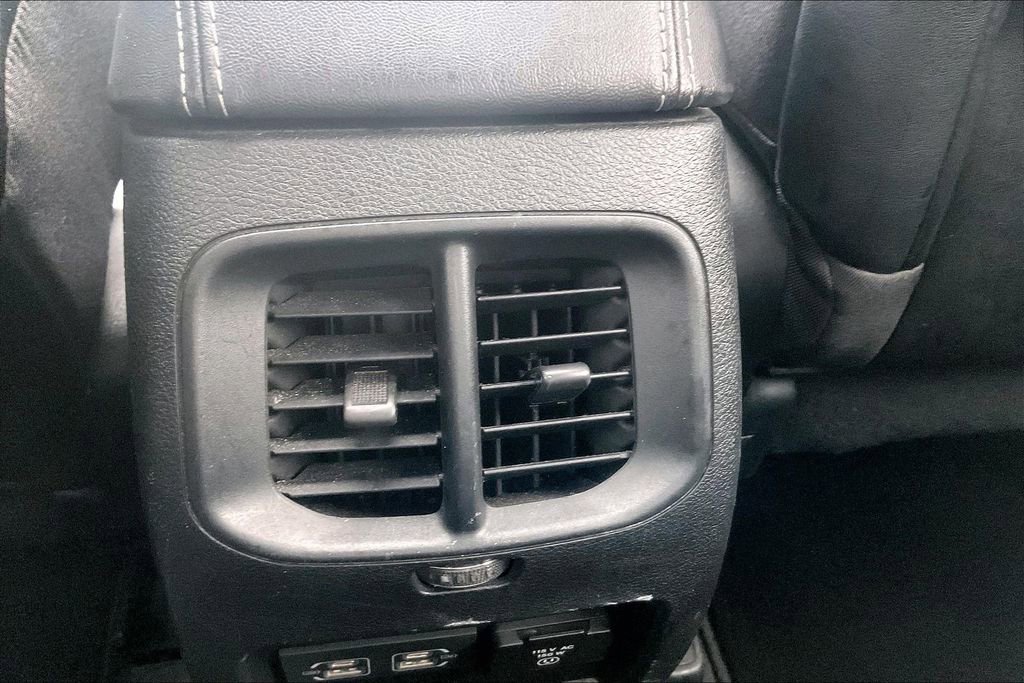 Used 2022 Jeep Cherokee Limited image 12