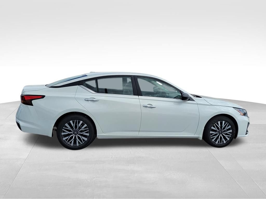 New 2026 Nissan Altima 2.5 SV FWD image 8