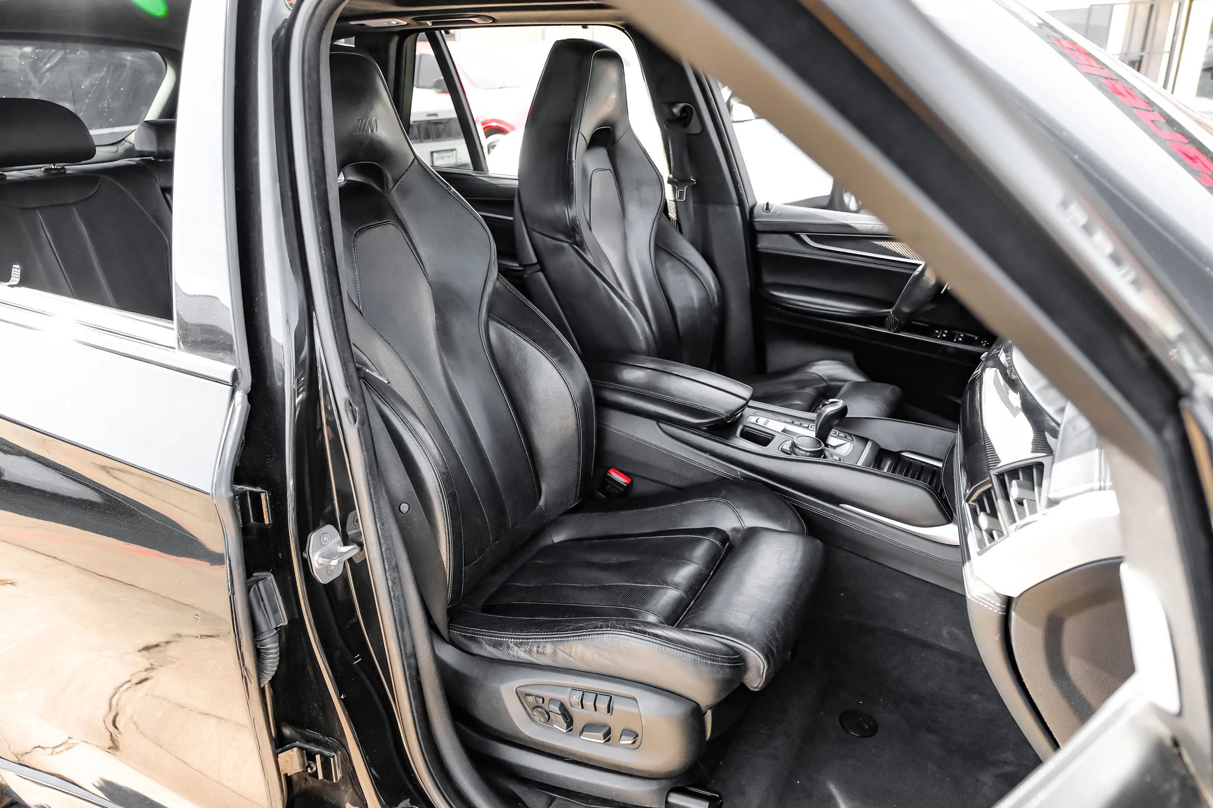 Used 2016 BMW X5 M image 43