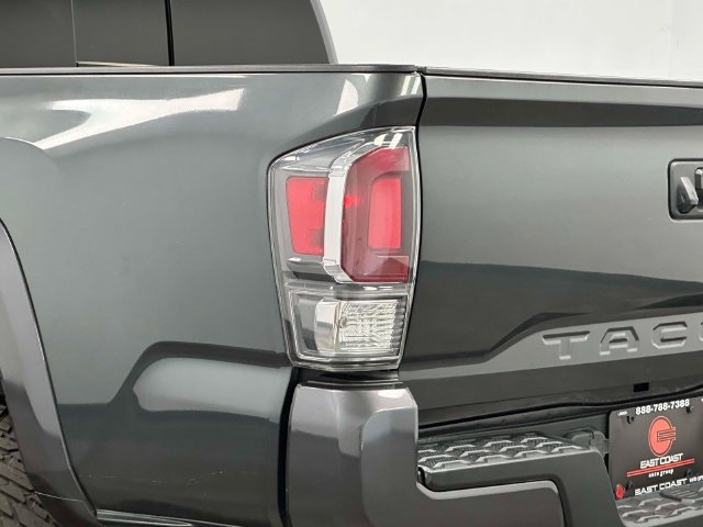 Used 2020 Toyota Tacoma TRD Sport AWD/4WD image 27