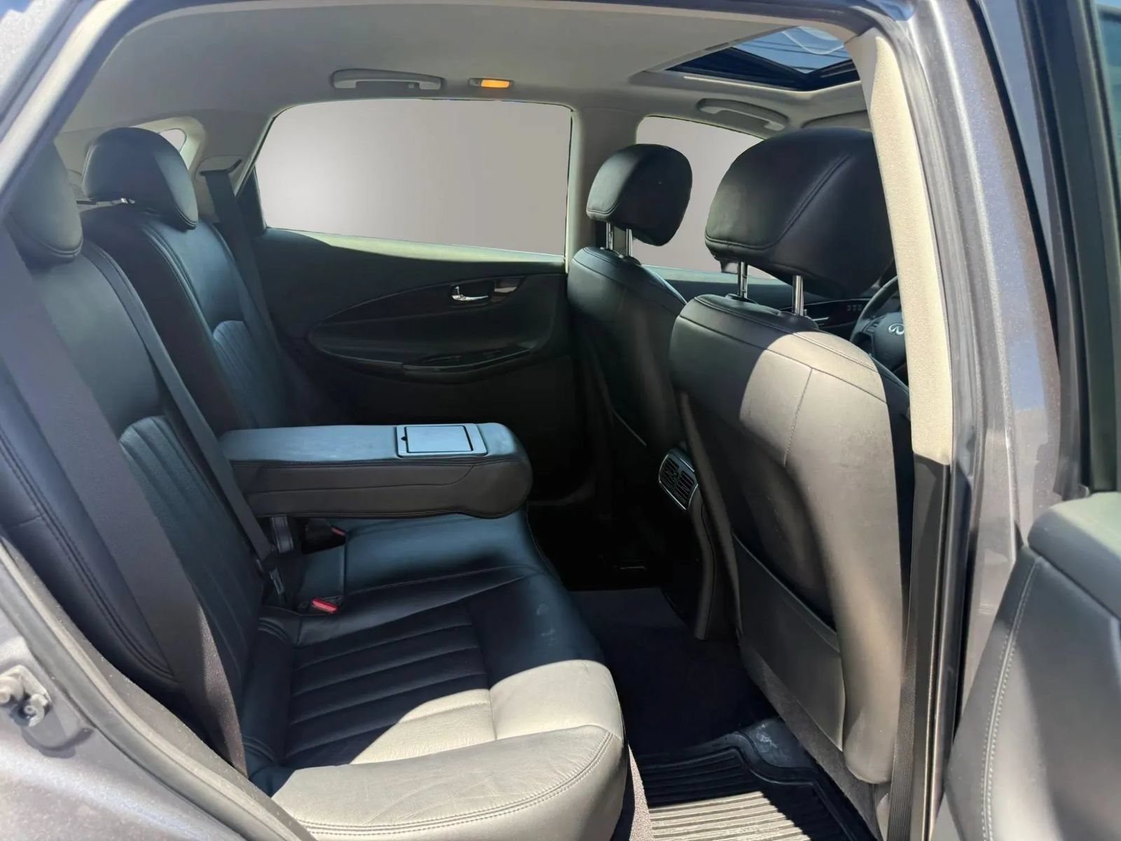 Used 2016 INFINITI QX50 AWD w/ Premium Plus Package image 45