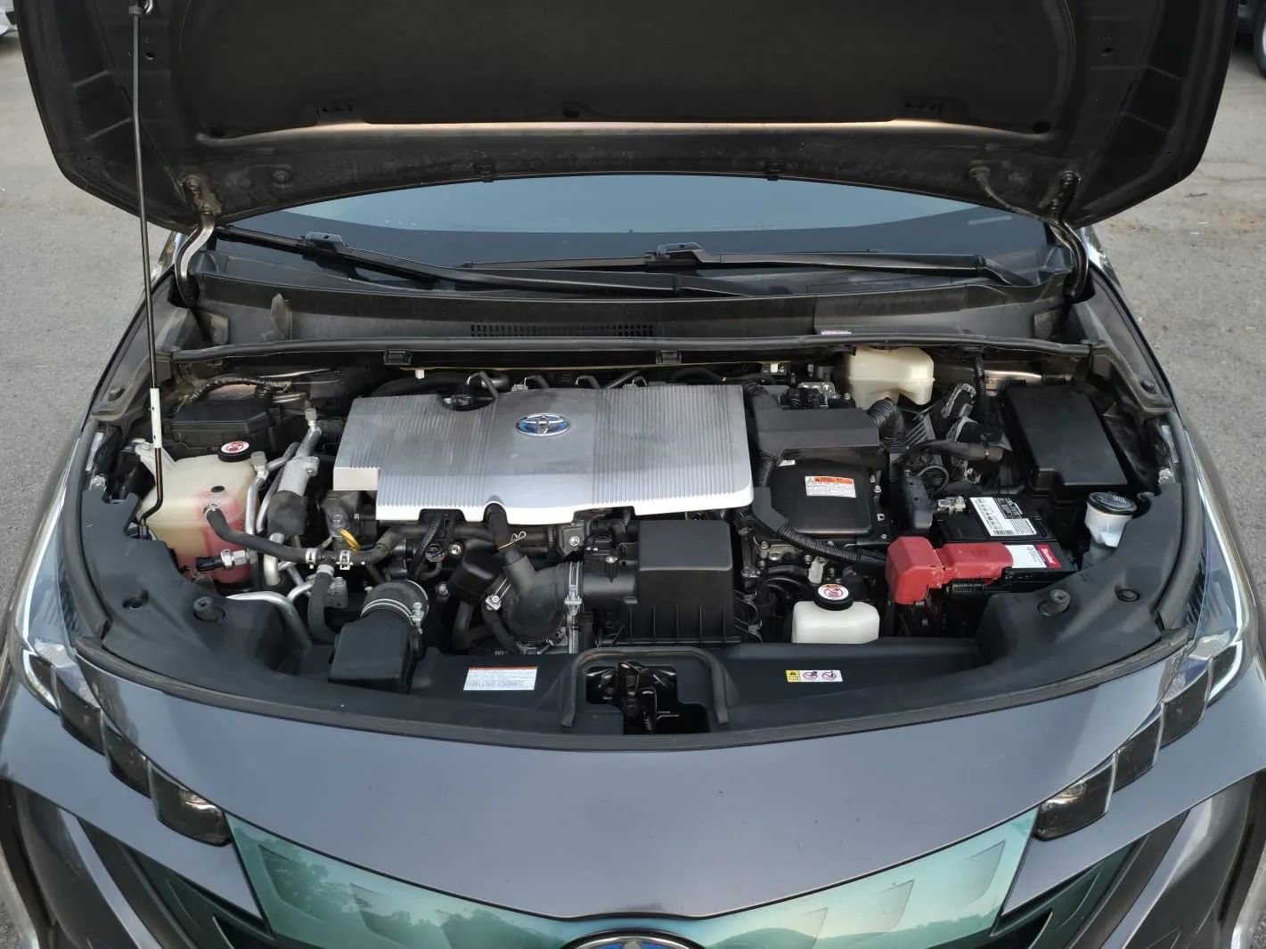 Used 2018 Toyota Prius Prime Premium image 30