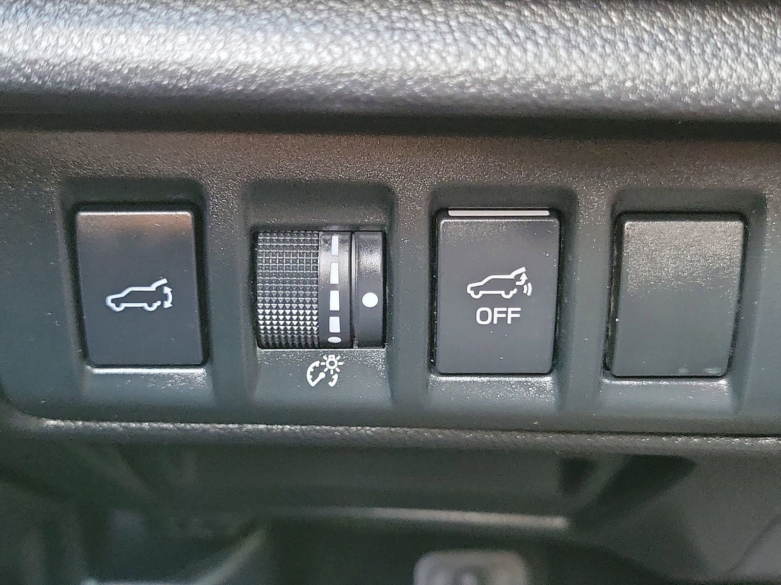 Used 2025 Subaru Outback Premium AWD/4WD image 19