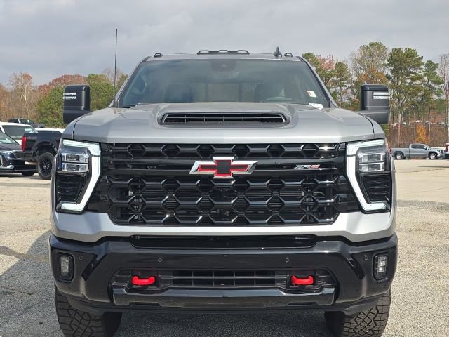 Used 2025 Chevrolet Silverado 2500 ZR2 w/ Technology Package image 8