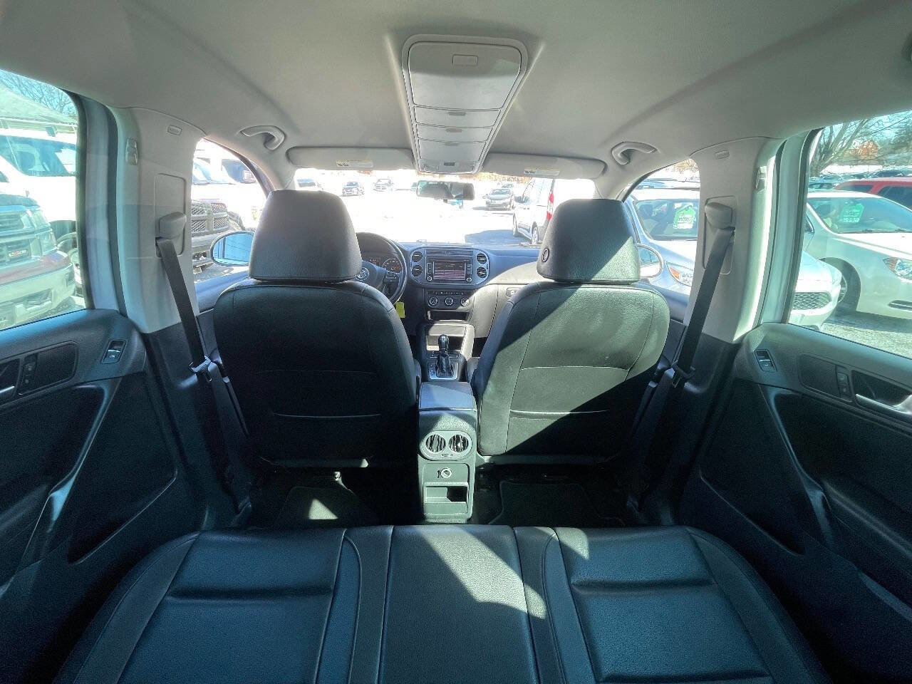 Used 2013 Volkswagen Tiguan SE image 34