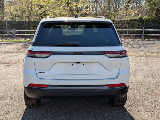 New 2026 Jeep Grand Cherokee Altitude AWD/4WD image 4