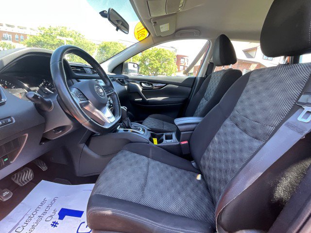 Used 2017 Nissan Rogue Sport SV w/ SV All-Weather Package FWD image 23