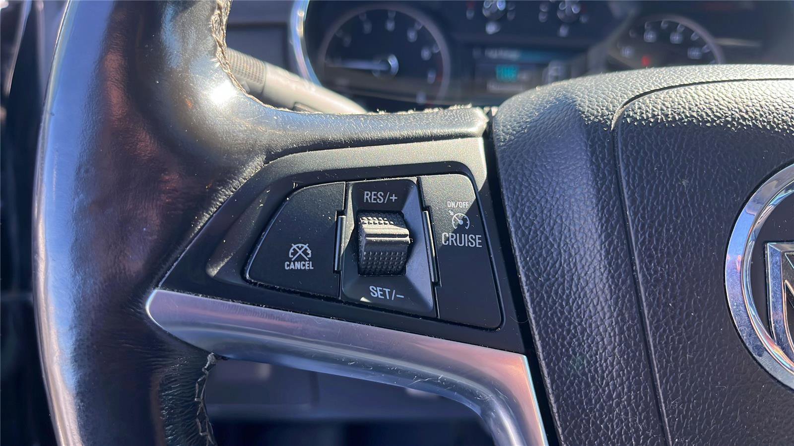 Used 2019 Buick Encore Essence image 7