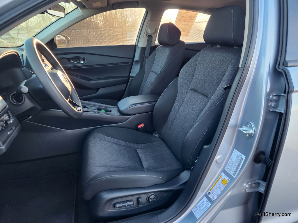 Used 2023 Honda Accord EX image 18