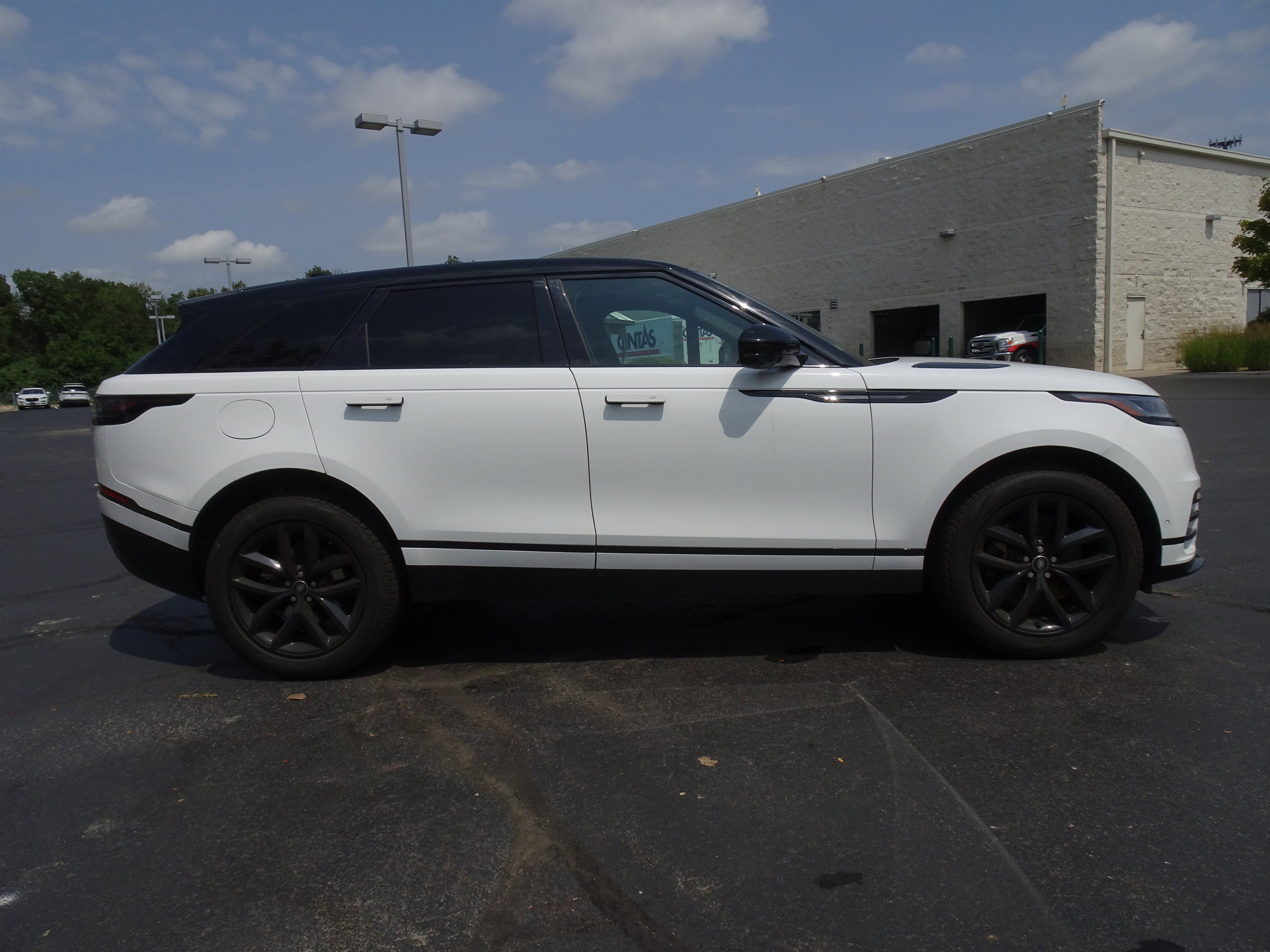 Certified 2026 Land Rover Range Rover Velar Dynamic SE AWD/4WD image 10