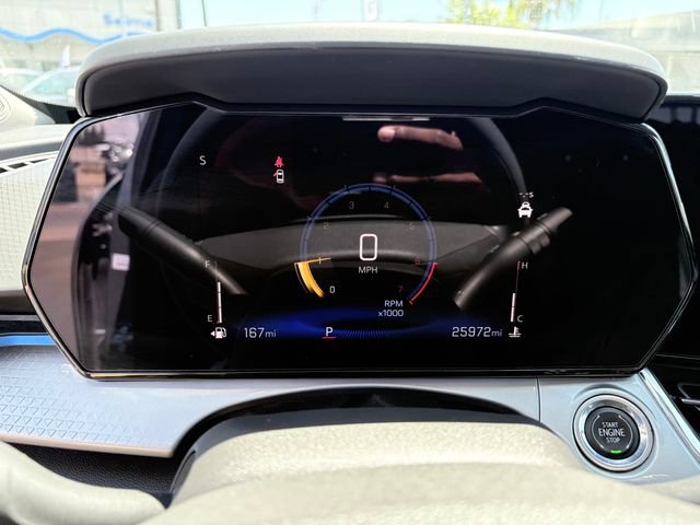 Used 2025 Chevrolet Trax LT FWD image 23