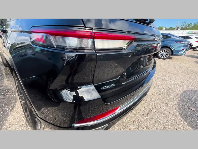 Used 2023 Jeep Grand Cherokee Overland w/ Adv Protech Group III image 25