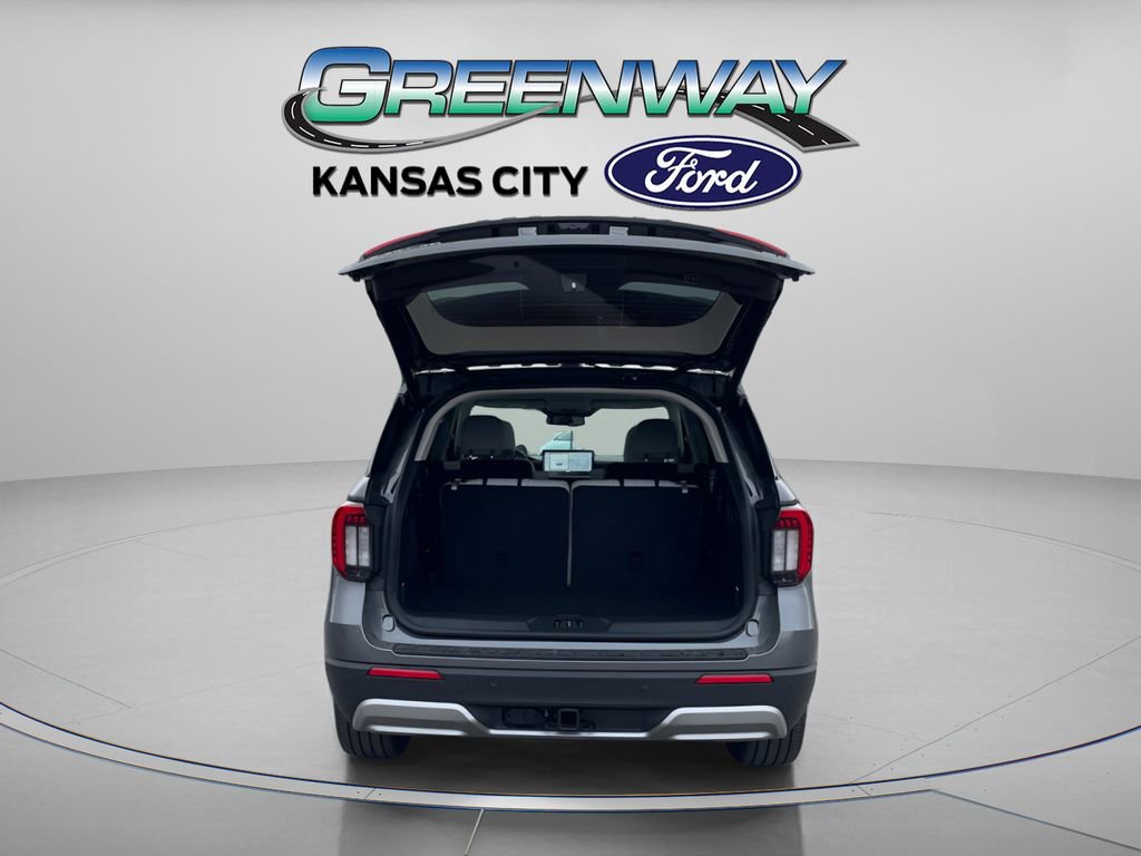 New 2026 Ford Explorer Platinum w/ LUX Leather Package image 7