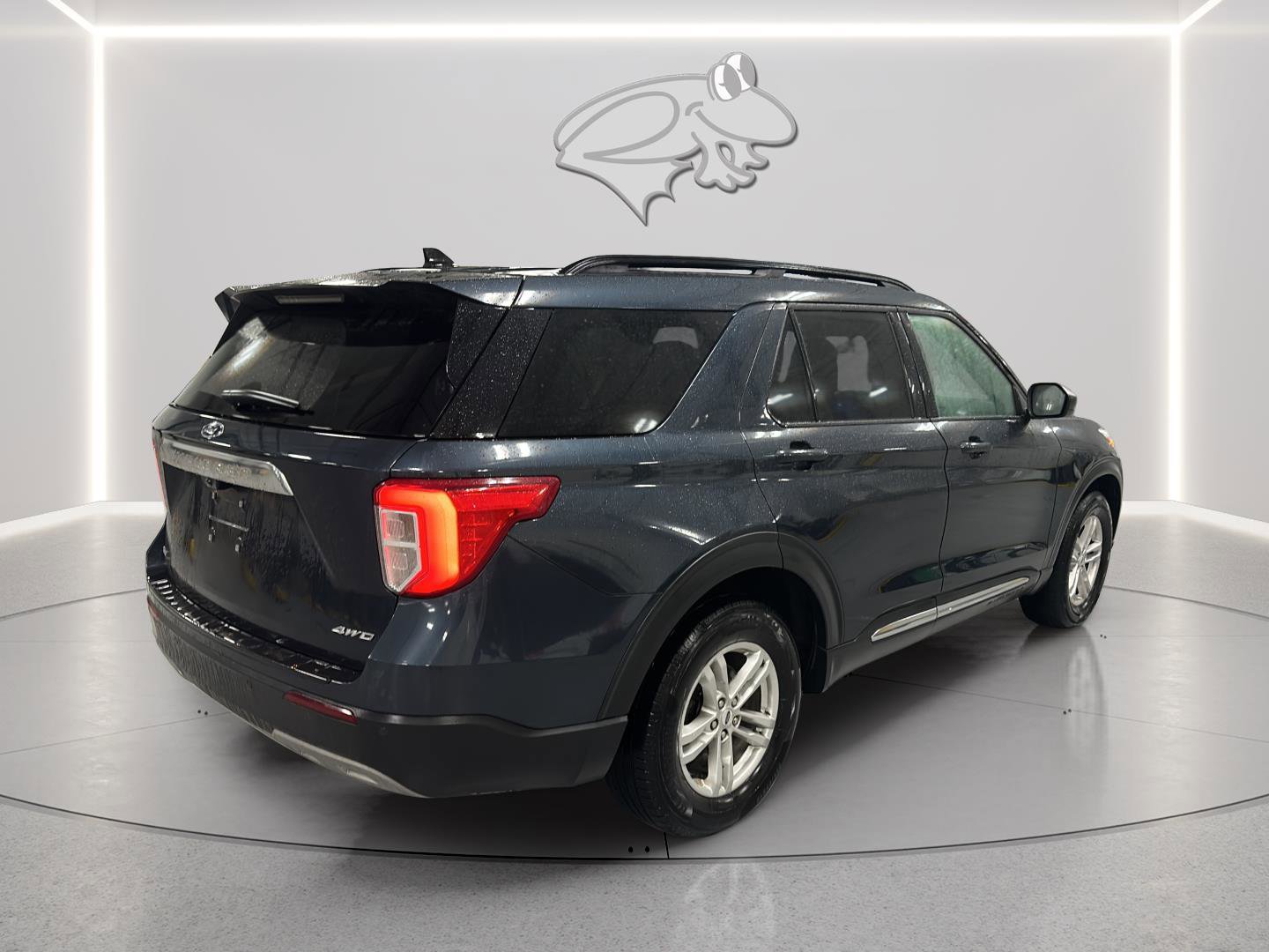 Used 2023 Ford Explorer XLT w/ Equipment Group 202A image 6