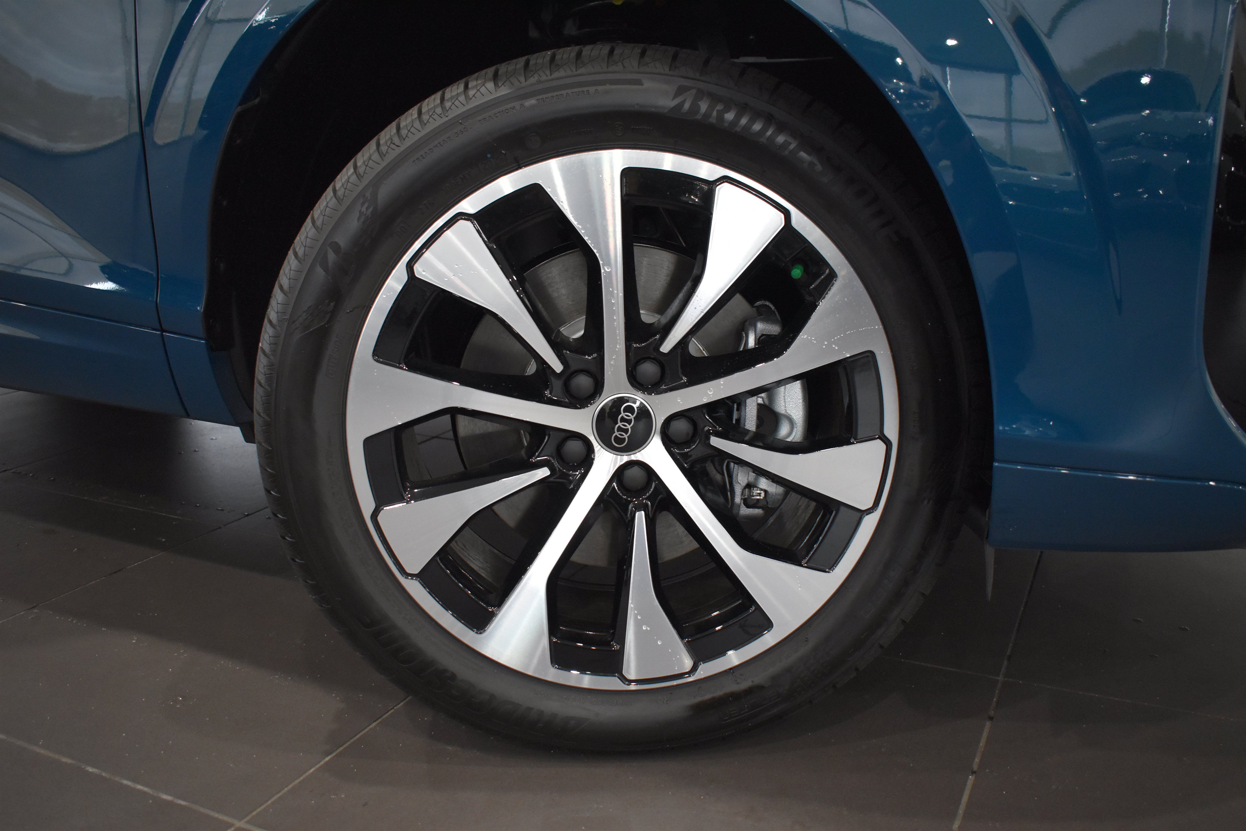 New 2026 Audi Q3 quattro 2.0T AWD/4WD image 2