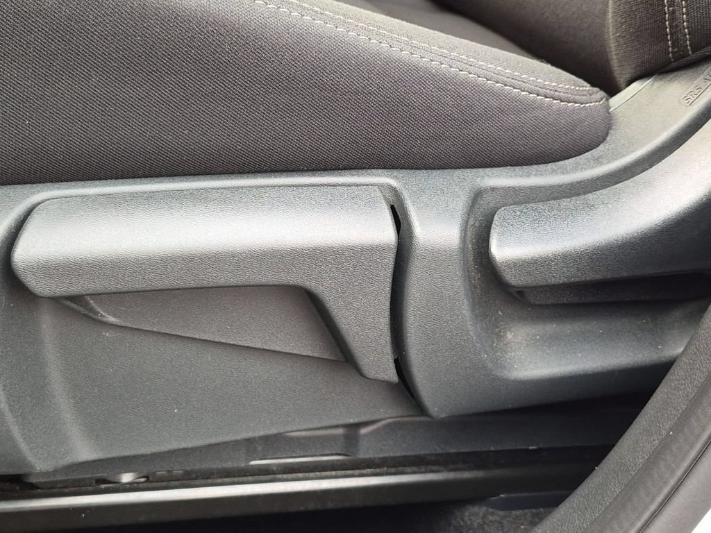 Used 2024 Nissan Rogue S AWD/4WD image 13