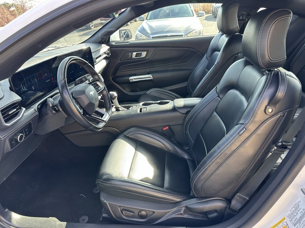 Used 2024 Ford Mustang Premium image 11