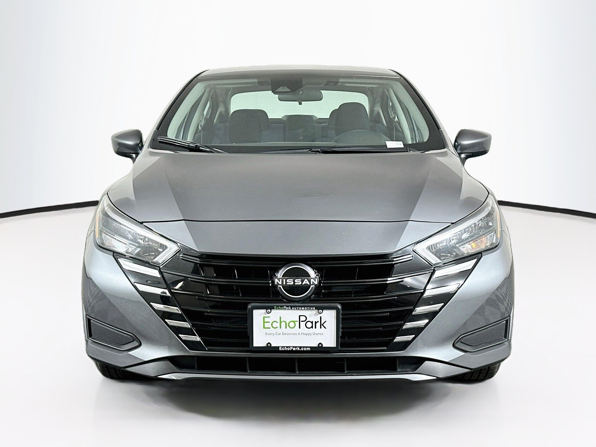Used 2025 Nissan Versa SV FWD image 2