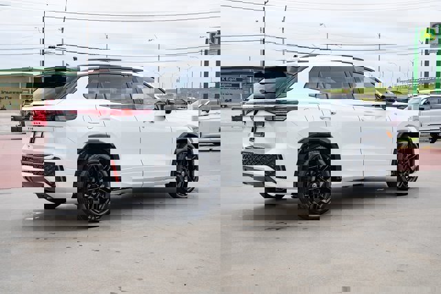 New 2026 Volkswagen Tiguan SE R-Line image 6