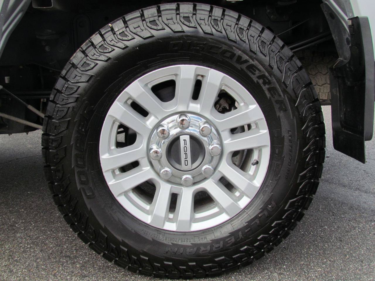 Used 2017 Ford F250 XL w/ STX Appearance Package AWD/4WD image 14