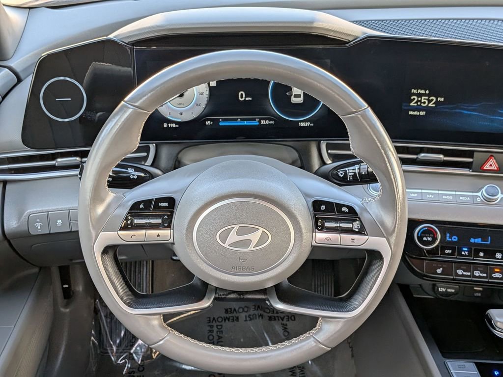 Used 2025 Hyundai Elantra SEL image 22