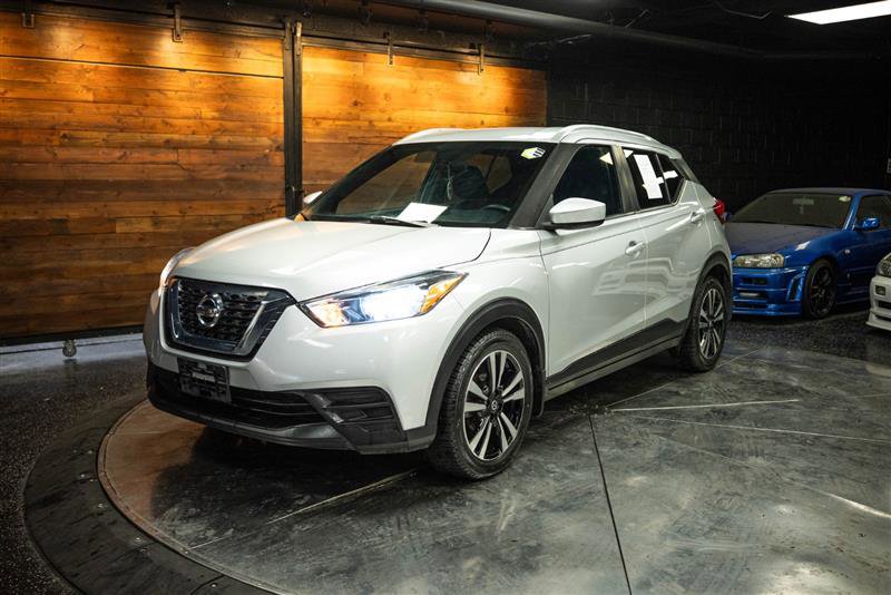 Used 2018 Nissan Kicks SV image 2