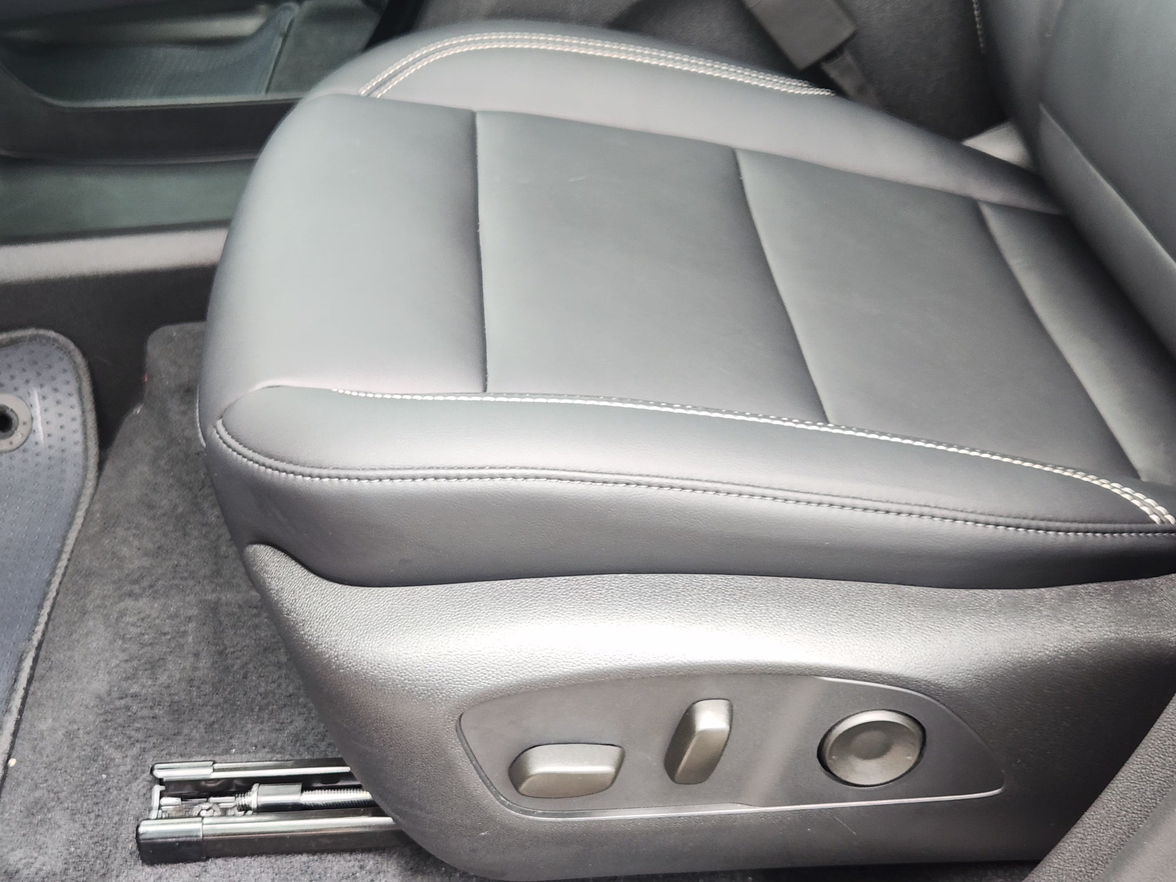 Used 2026 GMC Acadia Elevation w/ Black Edition FWD image 25