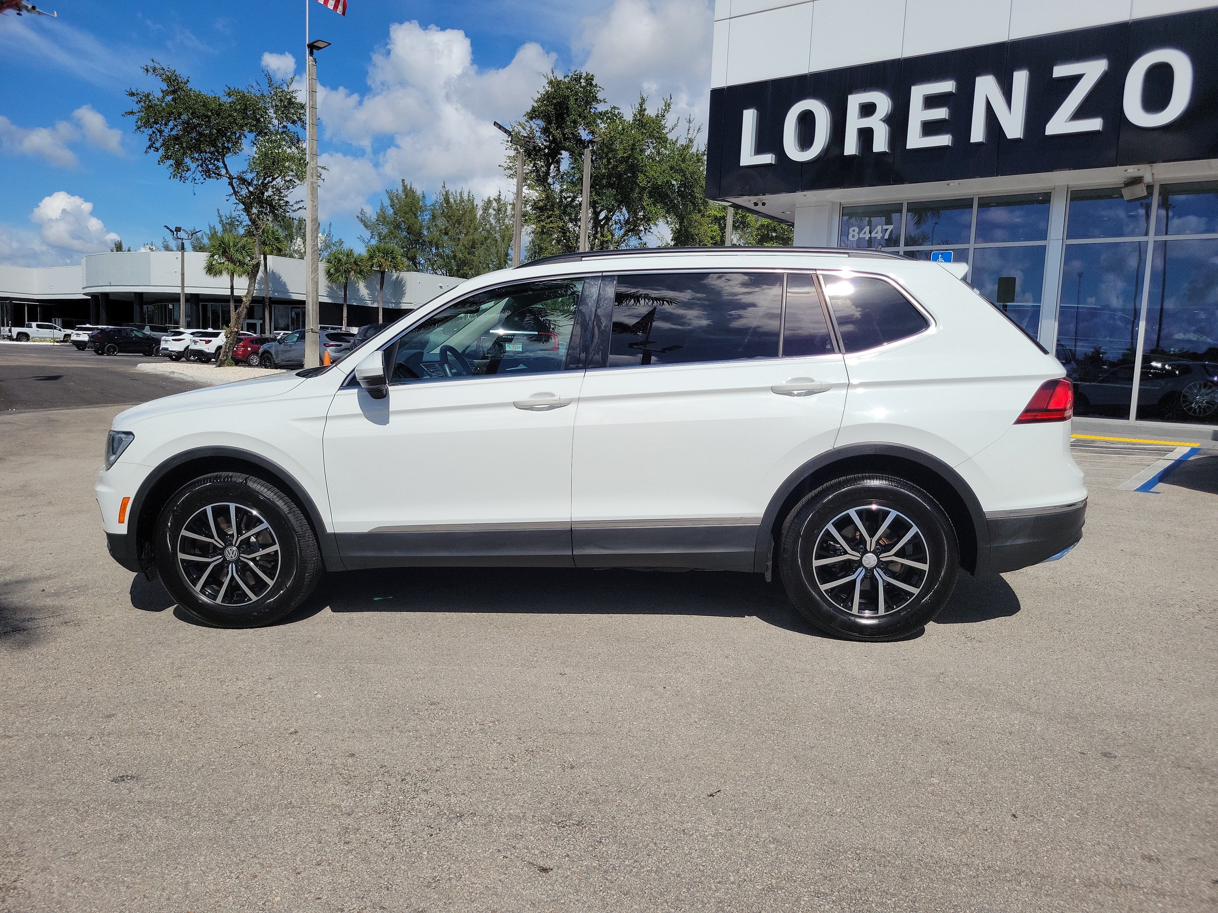 Used 2021 Volkswagen Tiguan SE FWD image 8